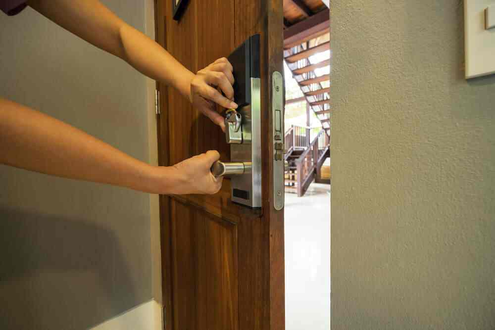 Electronic Lock Repairing